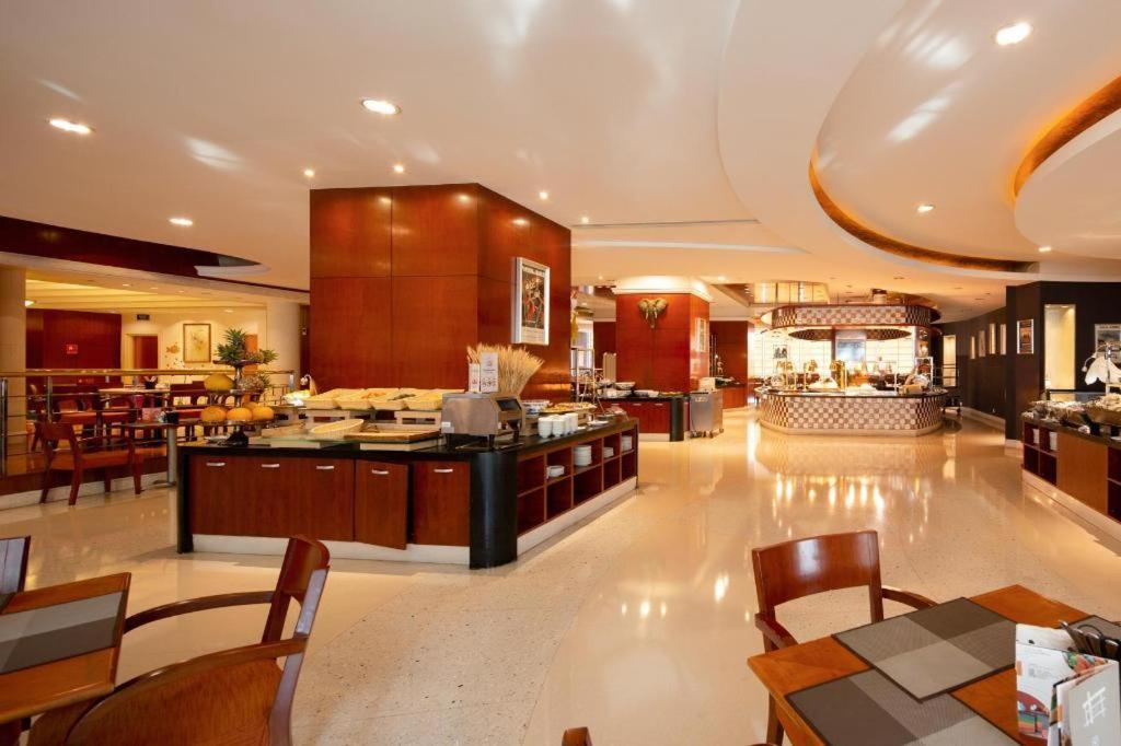 Kai Wah Plaza International Hotel Kunming Bagian luar foto