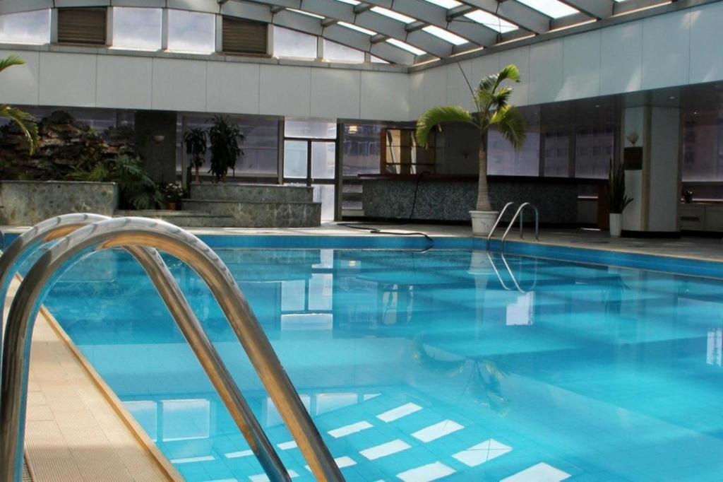 Kai Wah Plaza International Hotel Kunming Bagian luar foto